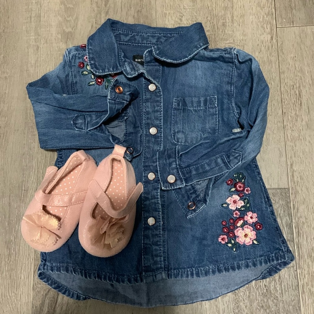 6-9 months Embroidered denim shirt with pop buttons pink shoes not included - Picture 1 of 8